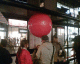 061118.red_ballon2_t.gif